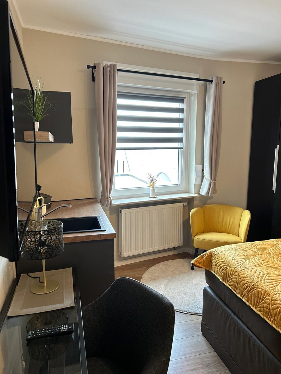 wohnraum-gusterath-boardinghaus-hotel-doppelzimmer-23