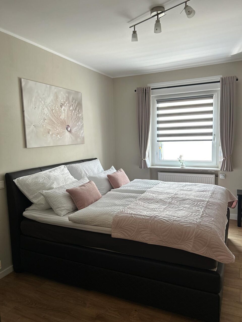 wohnraum-gusterath-boardinghaus-hotel-doppelzimmer-30