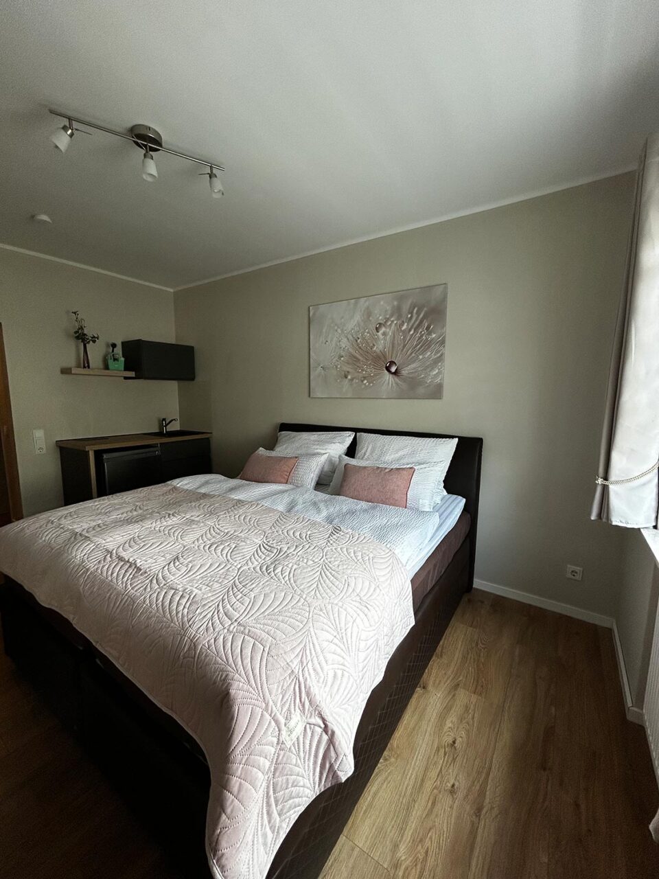 wohnraum-gusterath-boardinghaus-hotel-doppelzimmer-32