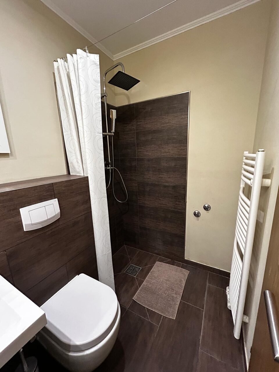 wohnraum-gusterath-boardinghaus-hotel-doppelzimmer-44