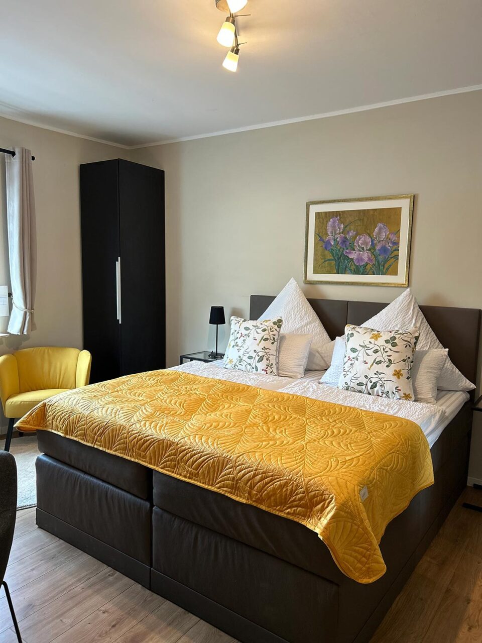 wohnraum-gusterath-boardinghaus-hotel-doppelzimmer-49