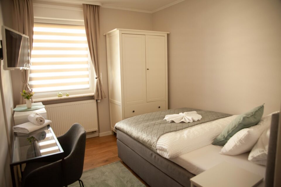 wohnraum-gusterath-boardinghaus-hotel-einzelzimmer-4
