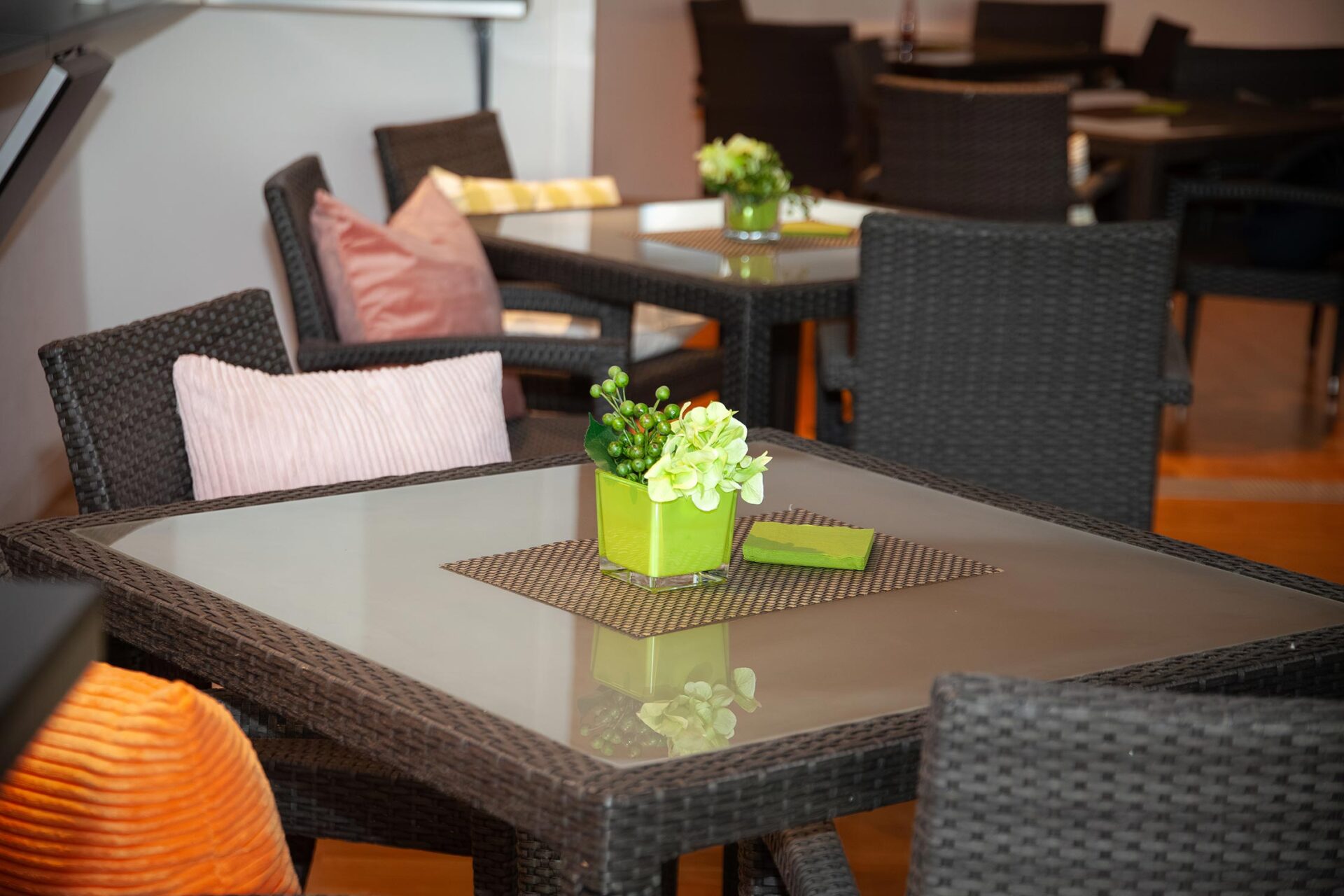wohnraum-gusterath-boardinghaus-hotel-fruehstuecksraum-2