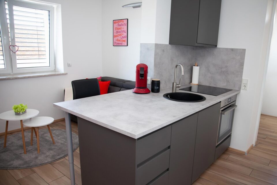wohnraum-gusterath-boardinghaus-hotel-kleines-glueck-appartment-2