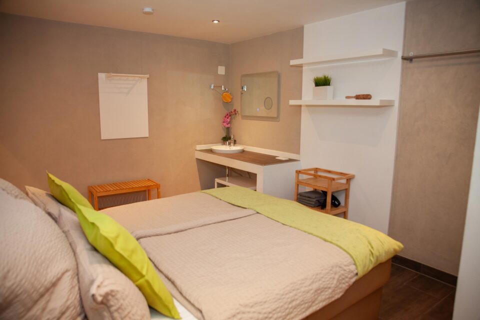 wohnraum-gusterath-boardinghaus-hotel-wellness-appartment-9